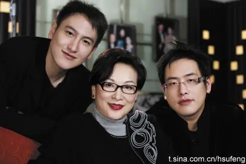 汤珈铖和母亲徐枫还有哥哥汤子嘉