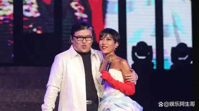 吉克隽逸:卖惨炫富当小三,立了10年的"淳朴"人设,最终崩塌了