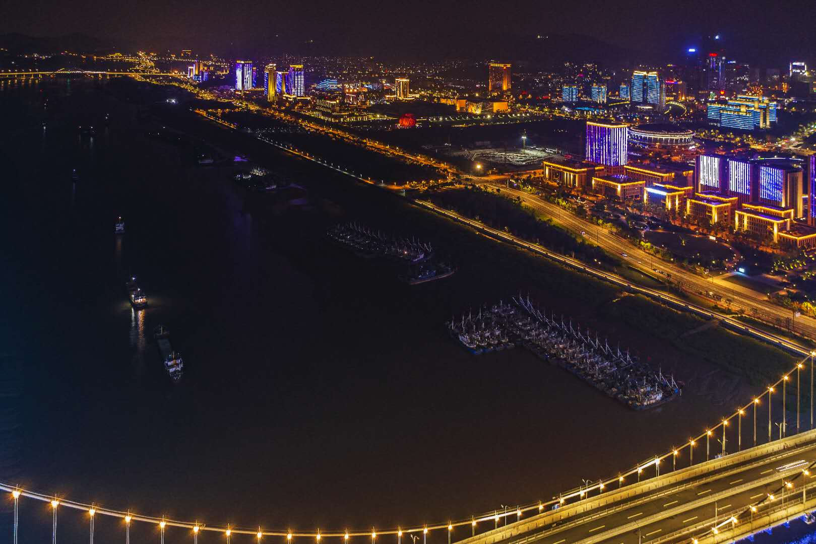 正文  作为全市招商引资牵头部门,3年多来,舟山市投资促进中心持续