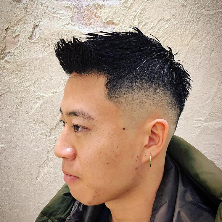 男生把两边推光的发型,都很有型