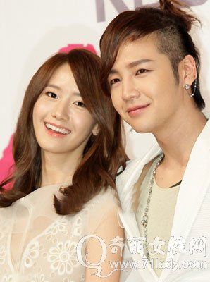 张根硕没有女朋友,据说有妻子传的最大的就是朴信惠.