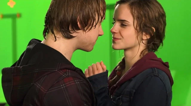 哈利波特赫敏与哈利罗恩的吻戏才是三位演员最难演的戏