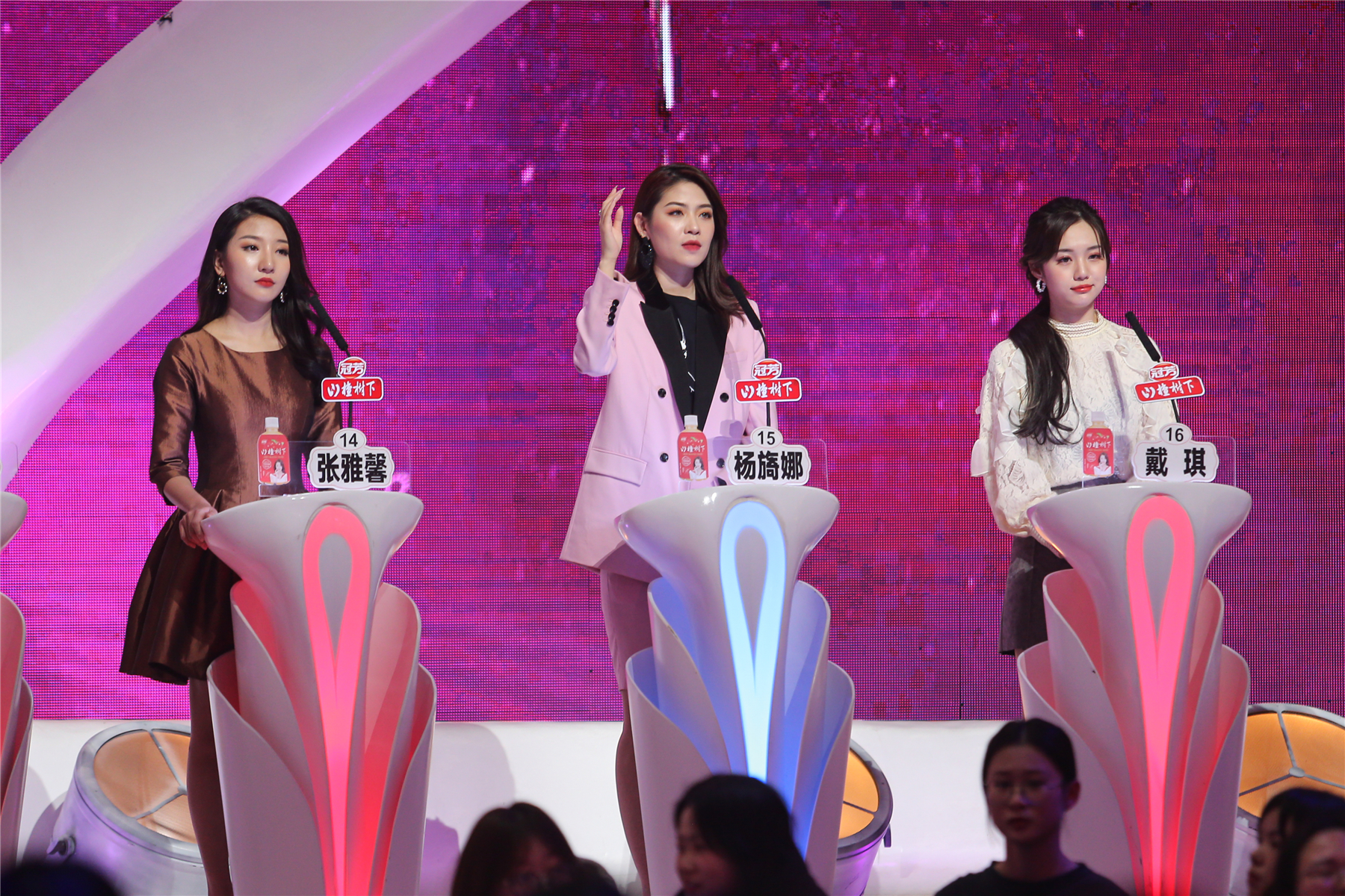 一次不哄就分手?《非诚勿扰》:正确认识"有脾气"和"冷处理"