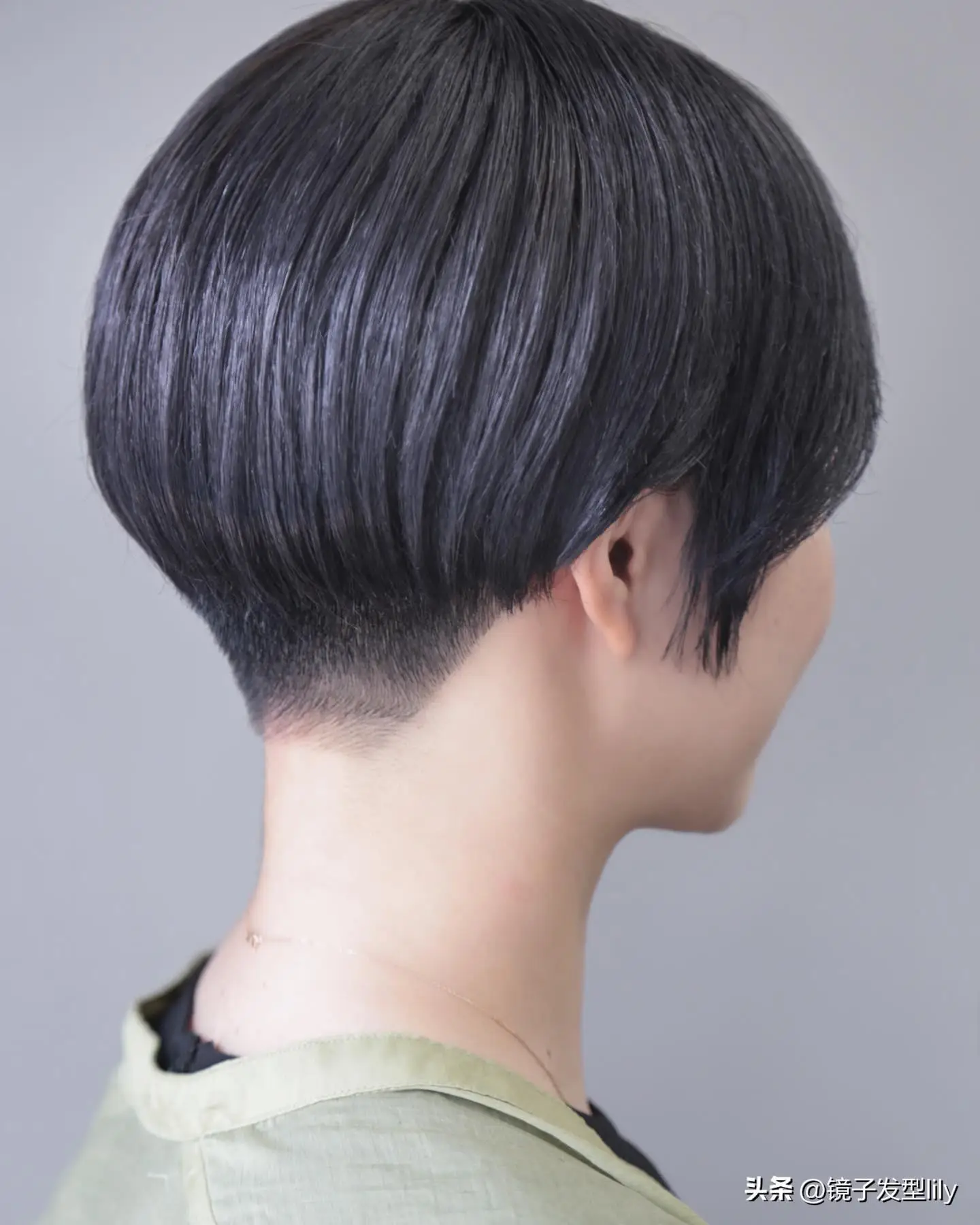 女人过了40岁,后脖铲短短发,利落清爽美美哒_女性_发型_生活