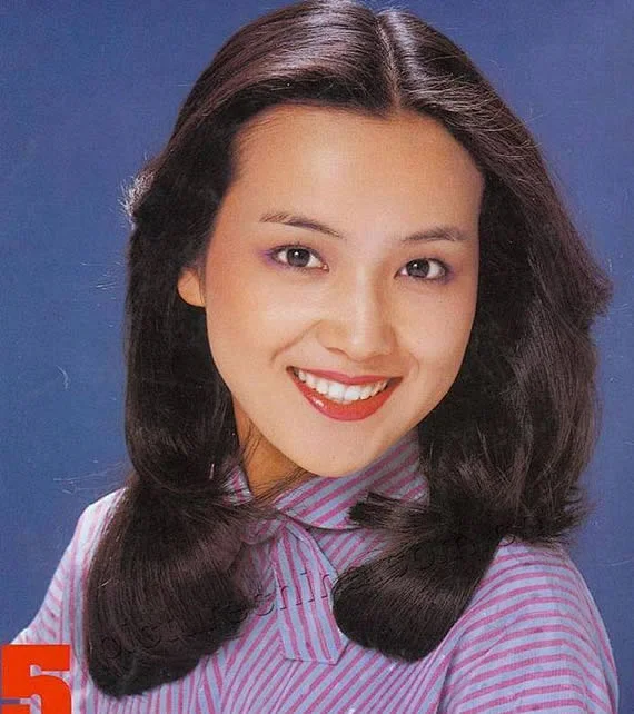 小鹿纯子是八十年代日本电视连续剧《排球女将》中的女主角,她是一名