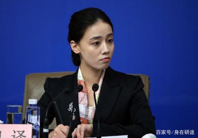 她是外交部翻译女神,人称小清新翻译,才华与美貌并存!