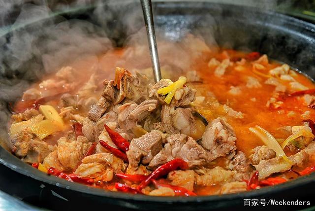 倒春寒突袭西安,进食一碗暖暖滋补的铁锅羊肉