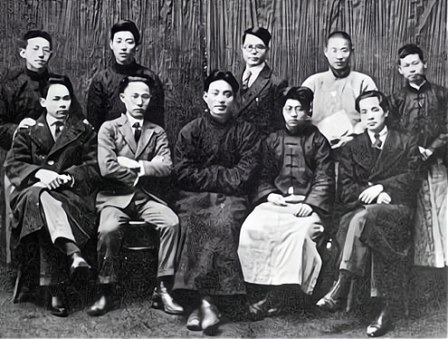 1921年中共一大的13名代表中5人来自湖北3人出自黄冈