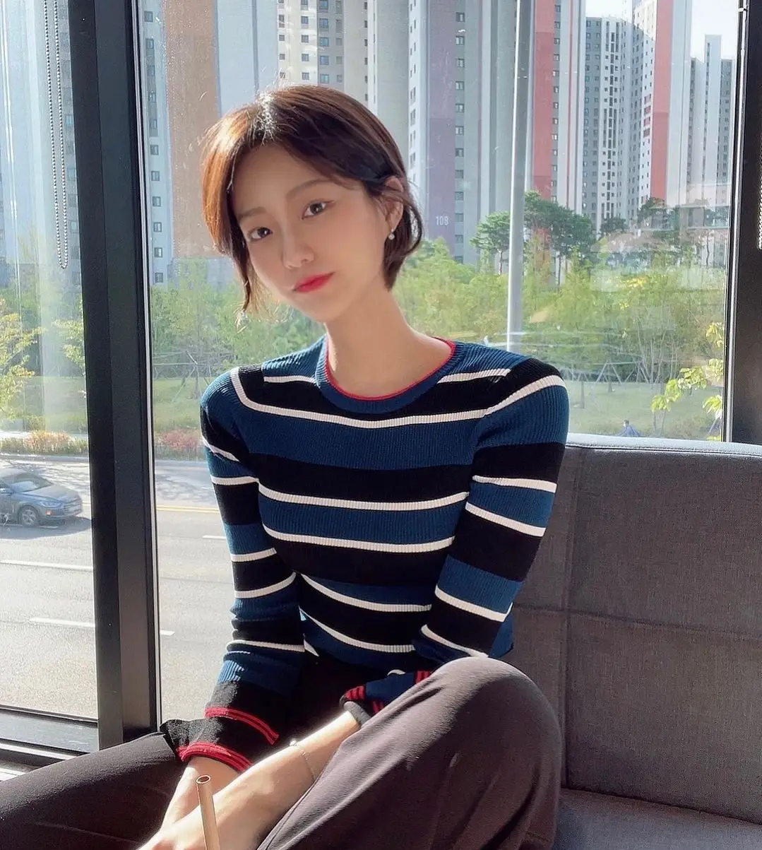 运动女生的短发._发型_中国_人类