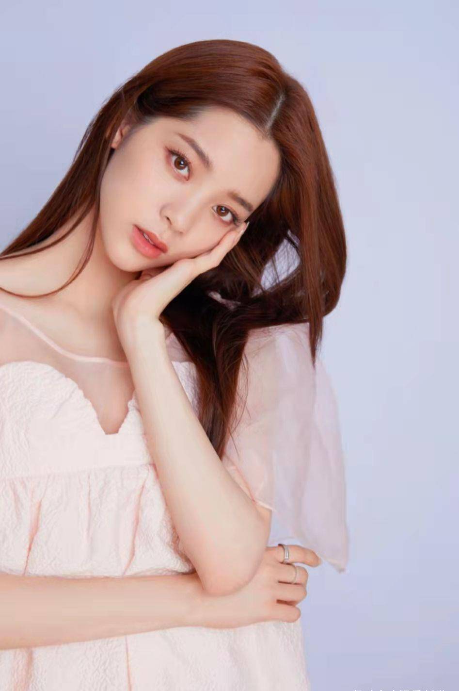 欧阳妮妮到底有多嫉妒欧阳娜娜,亲生姐妹到底有什么经历呢_演艺圈