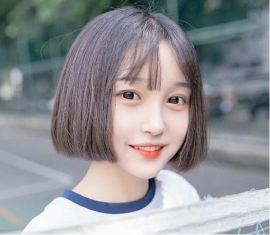 规范学生的发型和行为举止,从根本上让学生认识到自己和校外人的不同