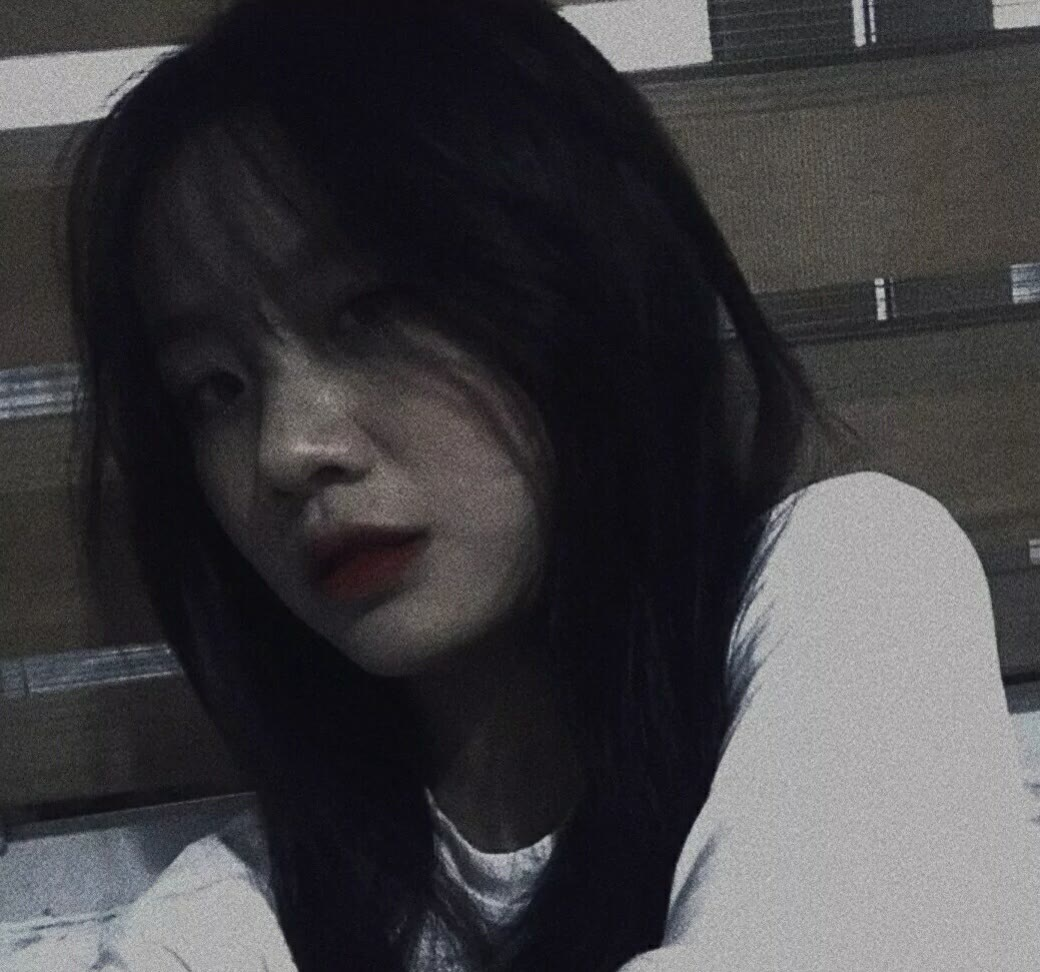 进来拿丧系伤感忧郁丧系真人女生头像