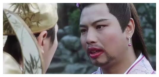 之后,1993年,李健仁又在《唐伯虎点秋香》里扮演一个回眸一笑百媚生