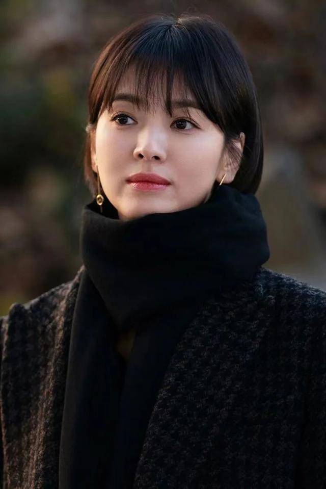 女性四十岁以后,尽量剪短发,这三款短发,能提升气质和减龄效果