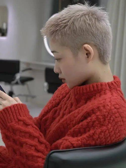 浅唠一下剃寸头的女生有多酷