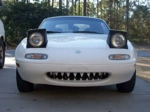 食人鱼造型汽车