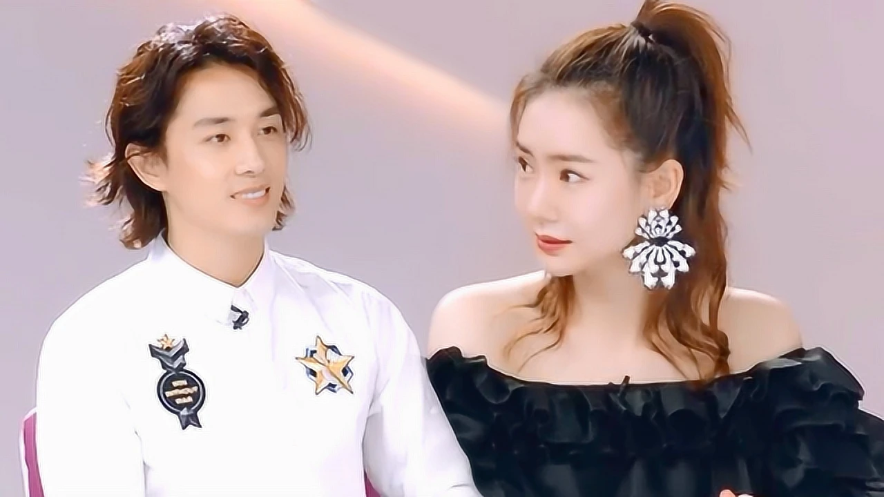 戚薇夫妇驾到!李承铉现场秀四川话rap