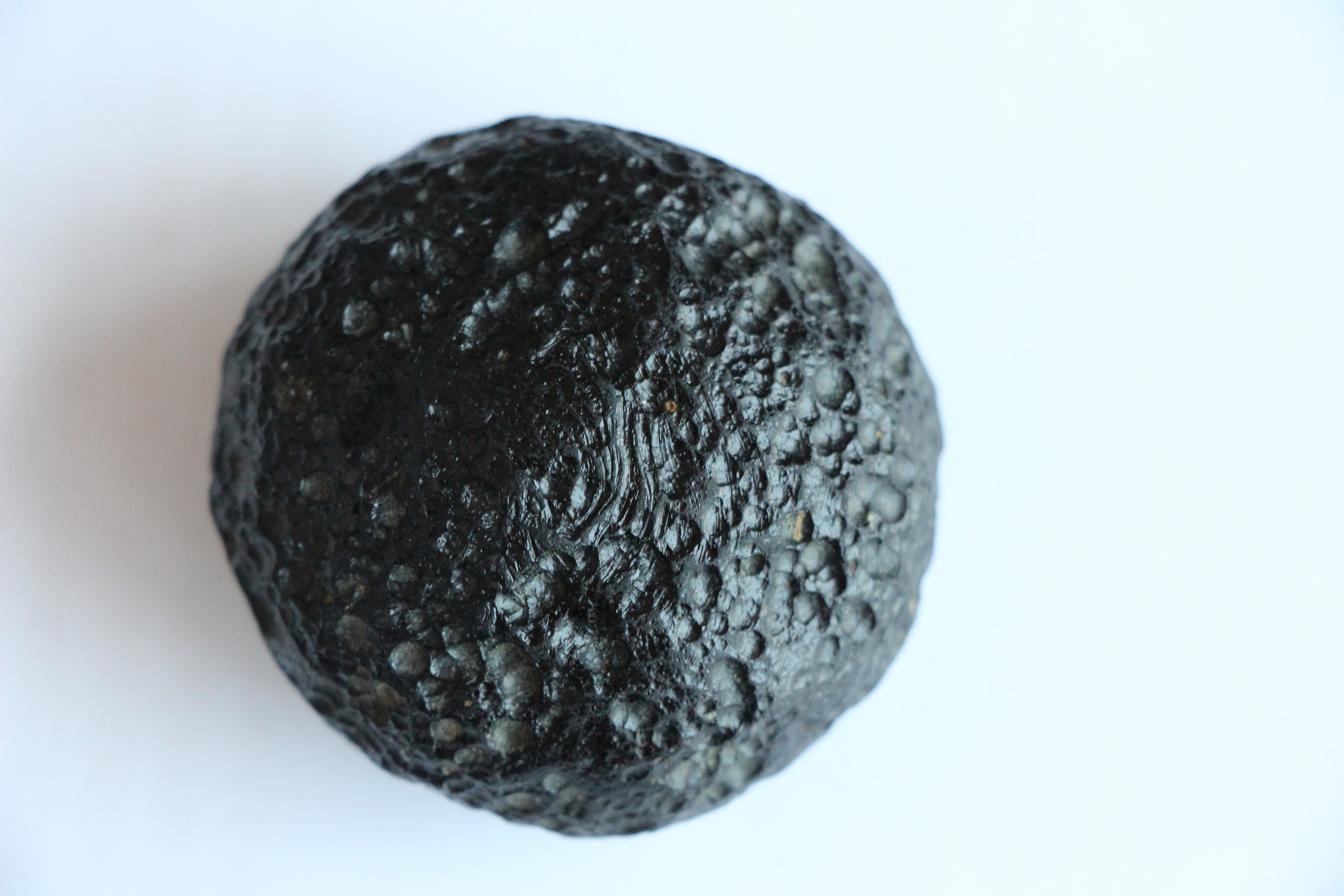 国玄传媒罕见玻璃陨石赏析