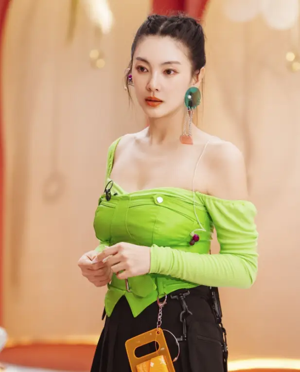 张雨绮:掌掴汪小菲,脚踢王全安,催债袁巴元,她是彪悍还是清醒_母亲