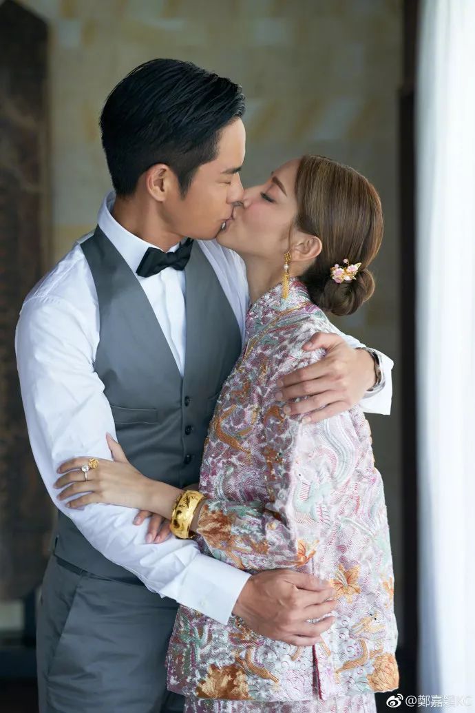 香江忆旧录||佘诗曼:从屋村女孩到亿万富婆