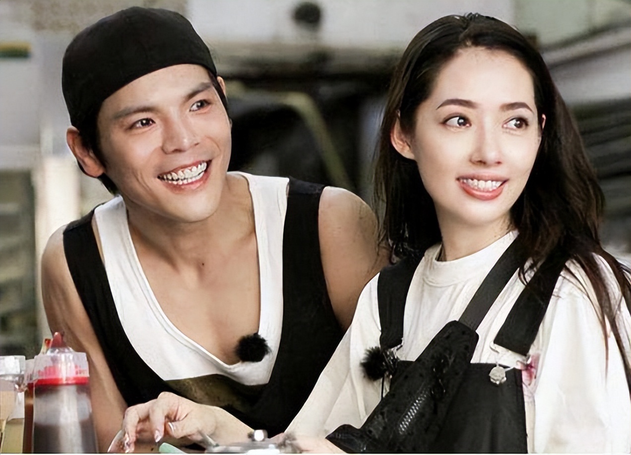 郭碧婷与向佐同台红毯亮相:容颜显著衰老,面部轮廓松弛_电影节_状态