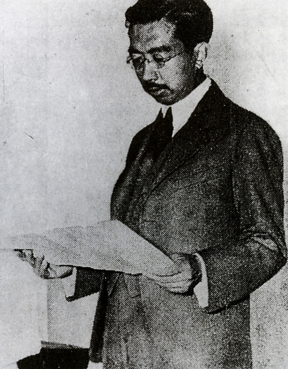 1945年8月15日,日本天皇裕仁宣布无条件投降