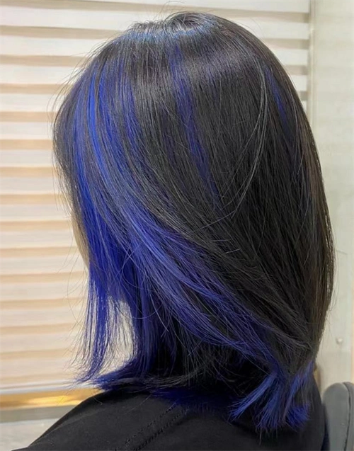 2023流行染发颜色 "斑蓝"时髦又显白_2023年流行发型 - 美发站