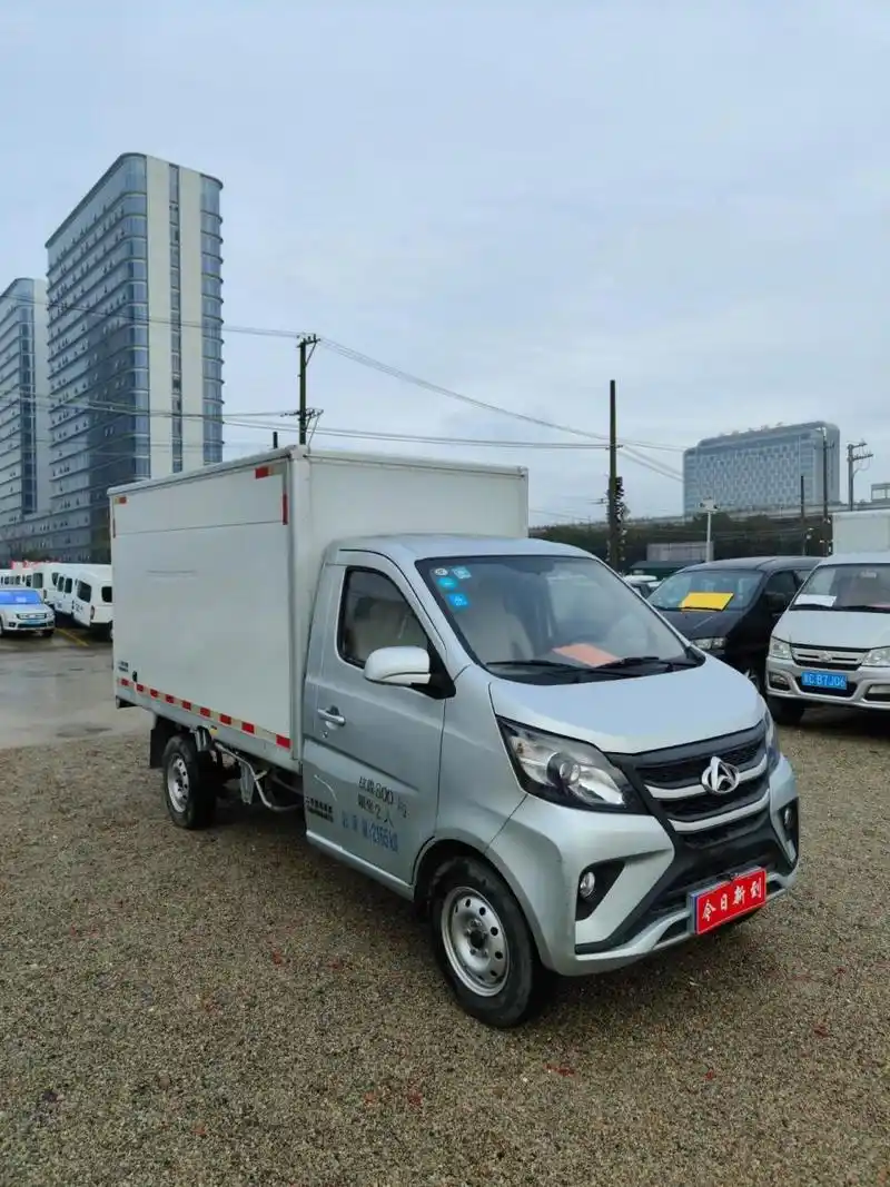 长安厢式货车加长版 2020年10月份上牌的长安3.