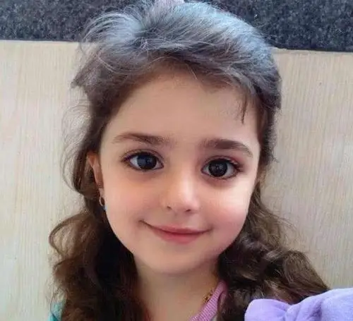 全球最美女娃的伊朗小女孩