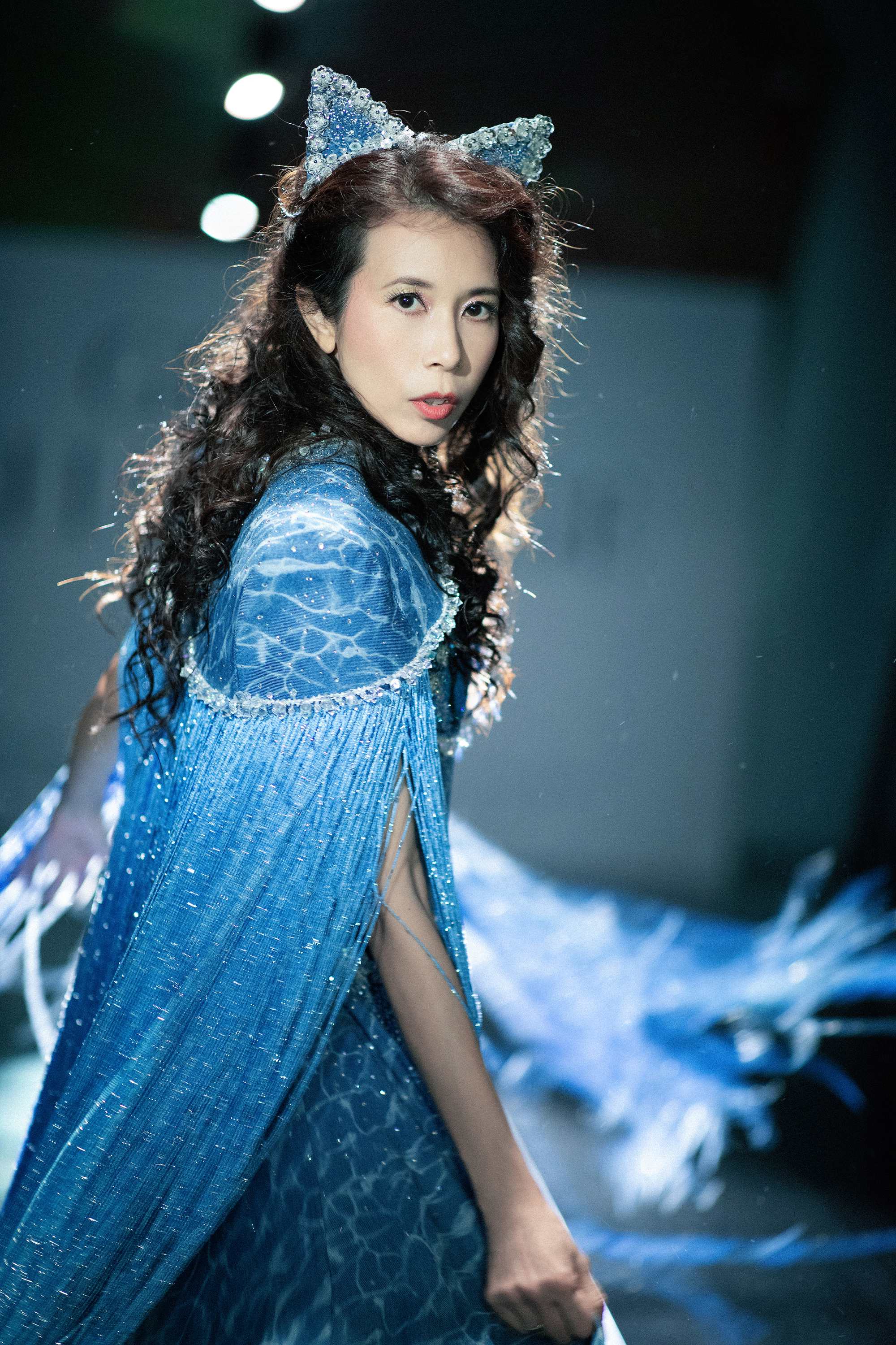 莫文蔚化身莫猫宝贝走秀云端环保大赏