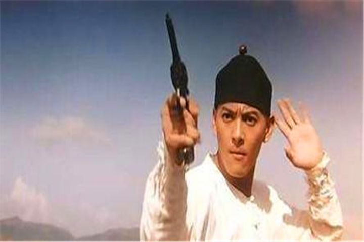 随后,莫少聪又接连出演了《中国最后一个太监》,《黄飞鸿之Ⅱ男儿当