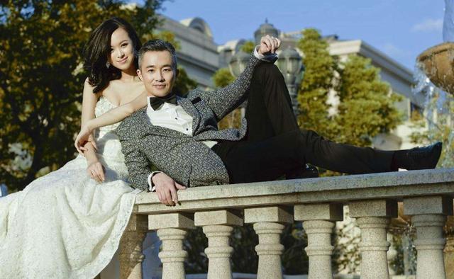 晒晒主持人程雷的家,把飘窗拆了改成衣柜,老婆的衣服有点太多了