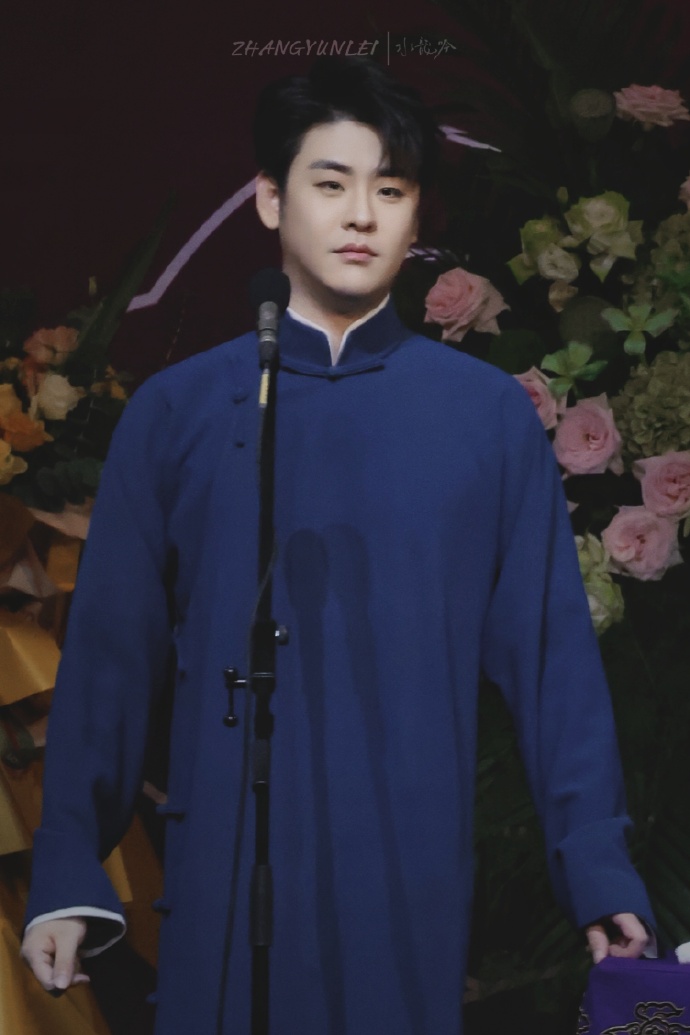 张云雷超话#张云雷 相声##超话星愿池#【九宫格】丨大褂·蓝你前行在