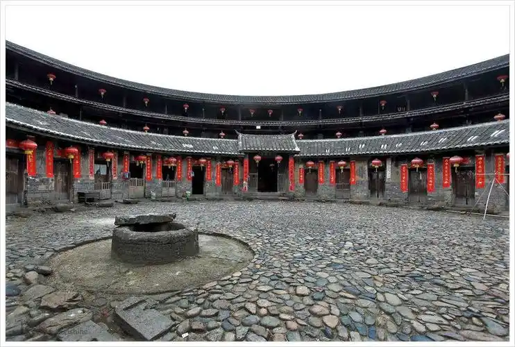 【陈冠宇】hakka round-dragon house