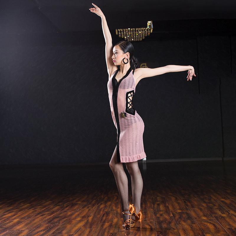 穿什么样的拉丁舞服能提升气质?