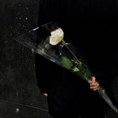 ins简约意境黑色系伤感背景图是是非非人言可畏