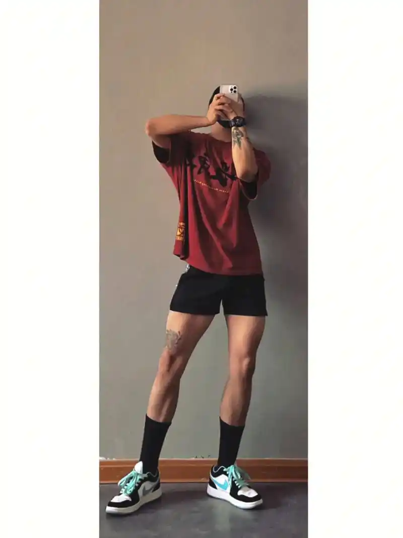 没有标题.分享一个小哥哥 #抖音帅气小哥哥 #腹肌小哥哥 # - 抖音