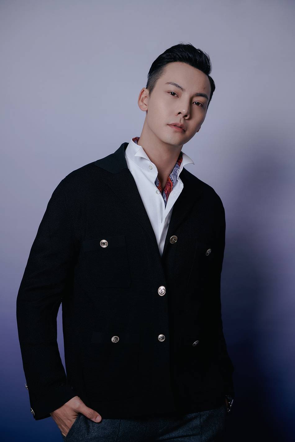 陈伟霆写真大片曝光 西装叠搭绅士有品