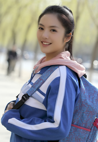 【组图】蔡文静新剧开播扮花痴女 追爱不惜自毁形象