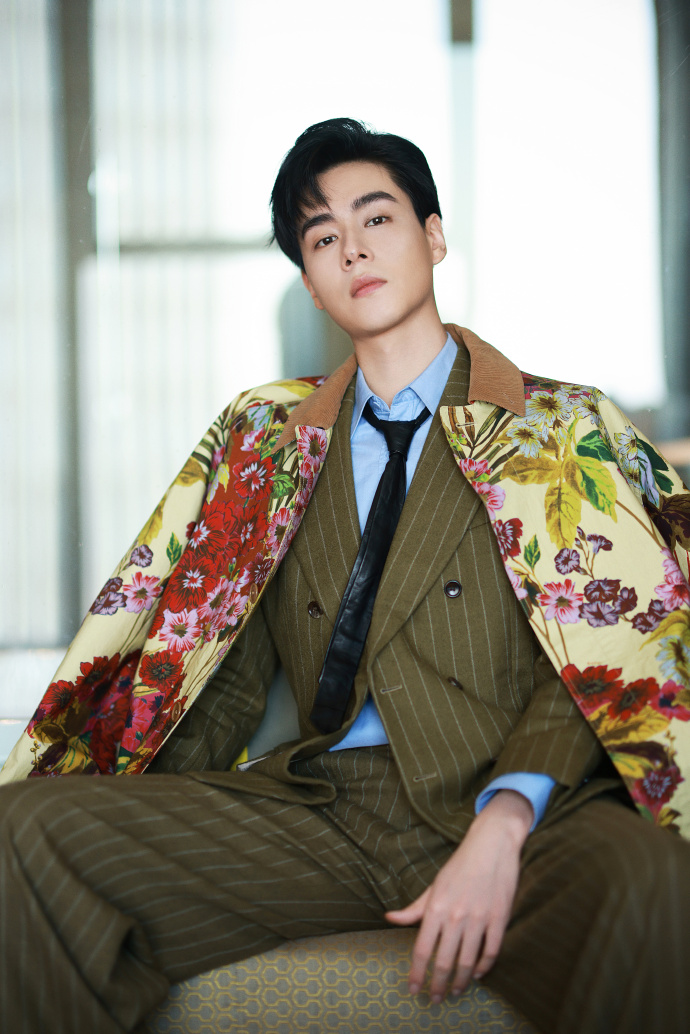 胡一天超话花攒锦簇,摘最好的一朵给你.