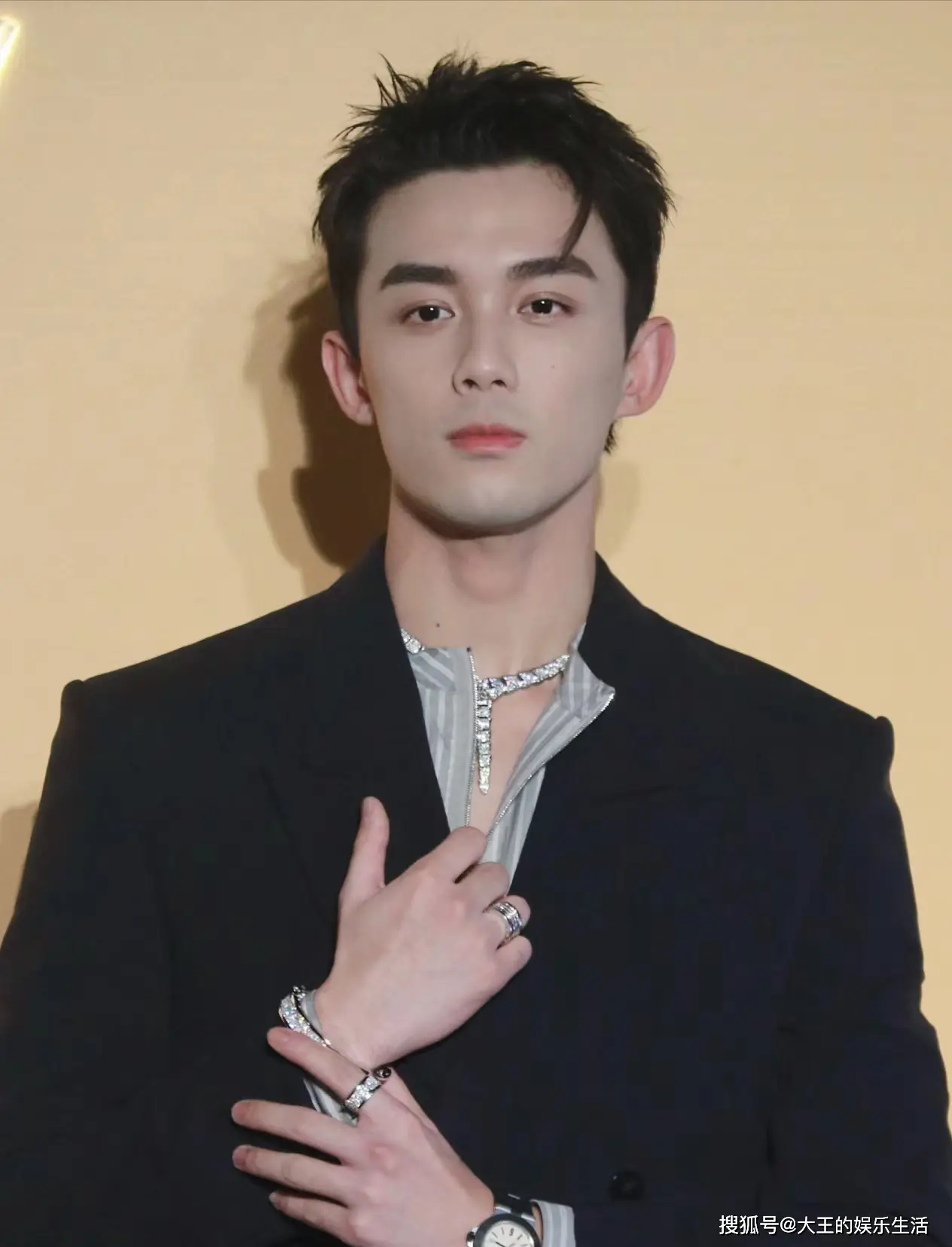 7位"等比例"长大的童星,长得只有身高,长相如同"复制粘贴"_杨幂_吴磊