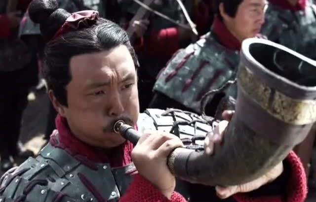 电视剧《大秦赋》,再现两千多年前的阅兵,场面相当震撼!