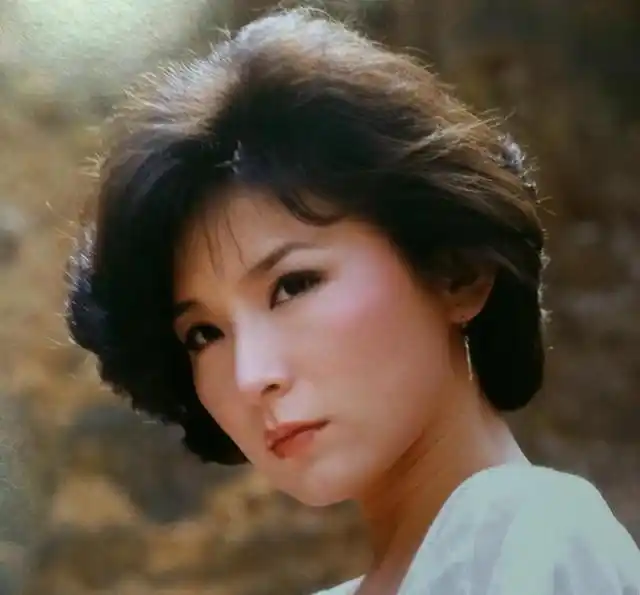 65岁陈淑桦:终生未婚未育,与青灯古佛相伴,被母亲"毁掉"一生