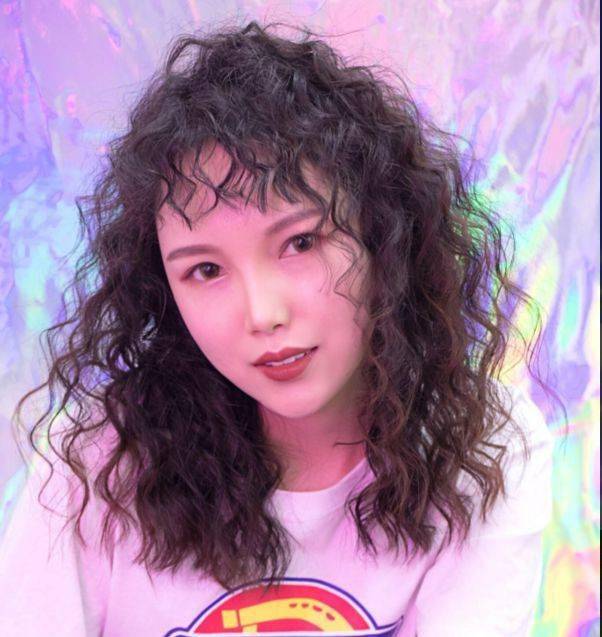 发型欣赏最适合秋冬的泡面小卷发