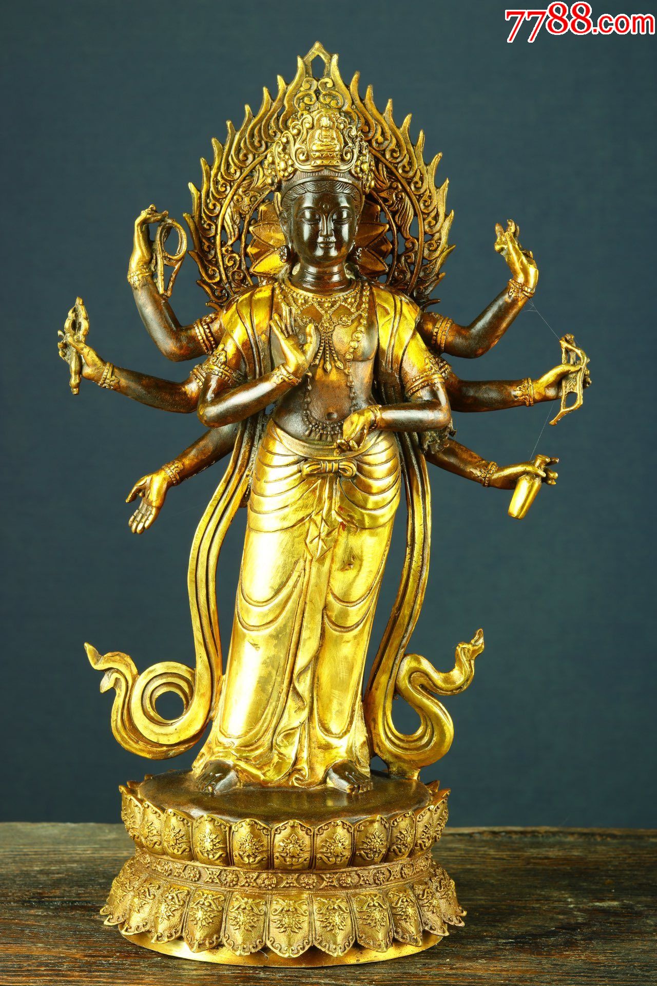 铜鎏金手工精修一尊八臂观音