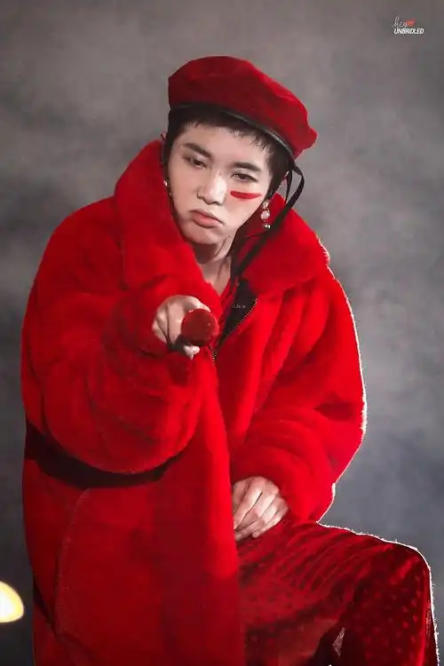 被牛逼的华晨宇拽进坑的古怪,究竟如何被华晨宇粉.