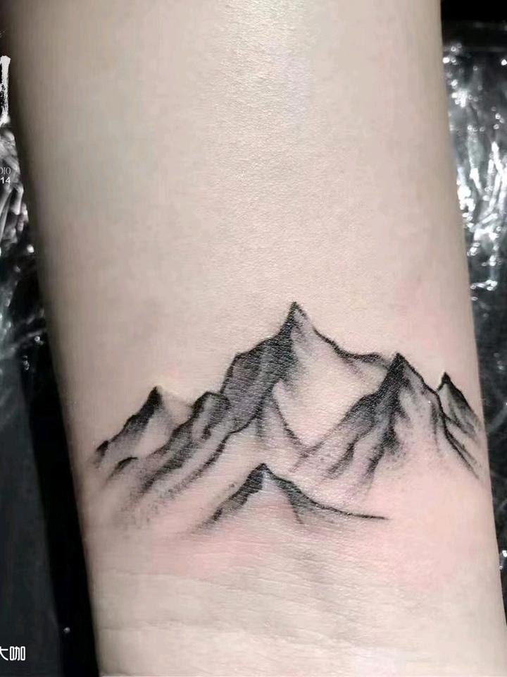 山_纹身图案手稿图片_七成的纹身作品集