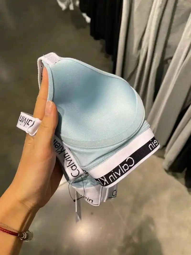 ck凯文克莱恩 男士一体式文胸,薄垫无钢圈,下摆有弹性 38 - 抖音