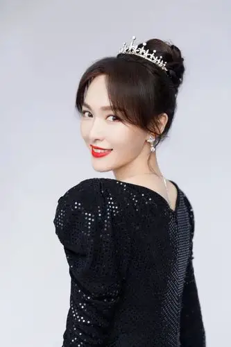 执着于扮嫩的唐嫣这回真成了童话里的公主娶她真是值了