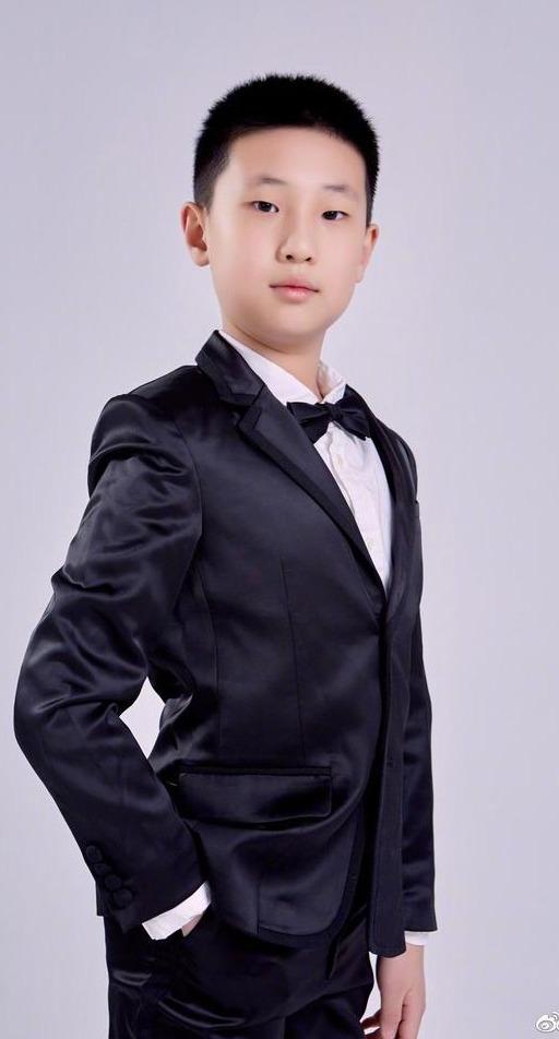 林大竣近照:虽然一看就像爸爸但就是比爸帅